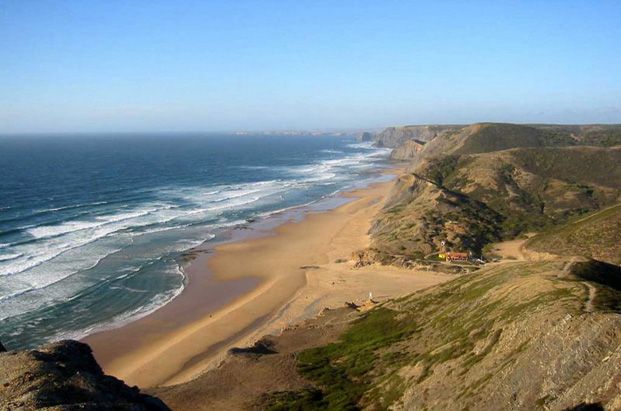 CRIQUES SAUVAGES ET BLANCS VILLAGES D'ALGARVE


</