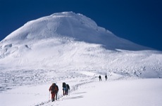 DU ROLWALING AU PACHERMO (6272 M)