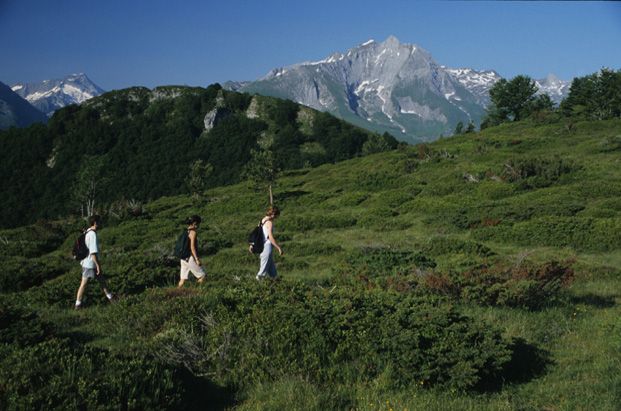 ESCAPADE GASTRONOMIQUE EN PYRÉNÉES, rando à la carte et menus gourma