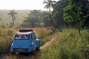 Les pistes de Guinée en 2CV