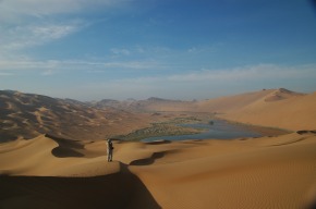 Montagnes du Ciel et dunes du Badain Jaran