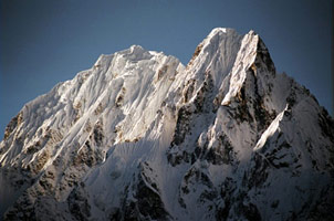 Vallée sacrée de la Tsum et tour du Manaslu