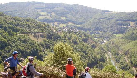 Yourtes et aventure en Aveyron